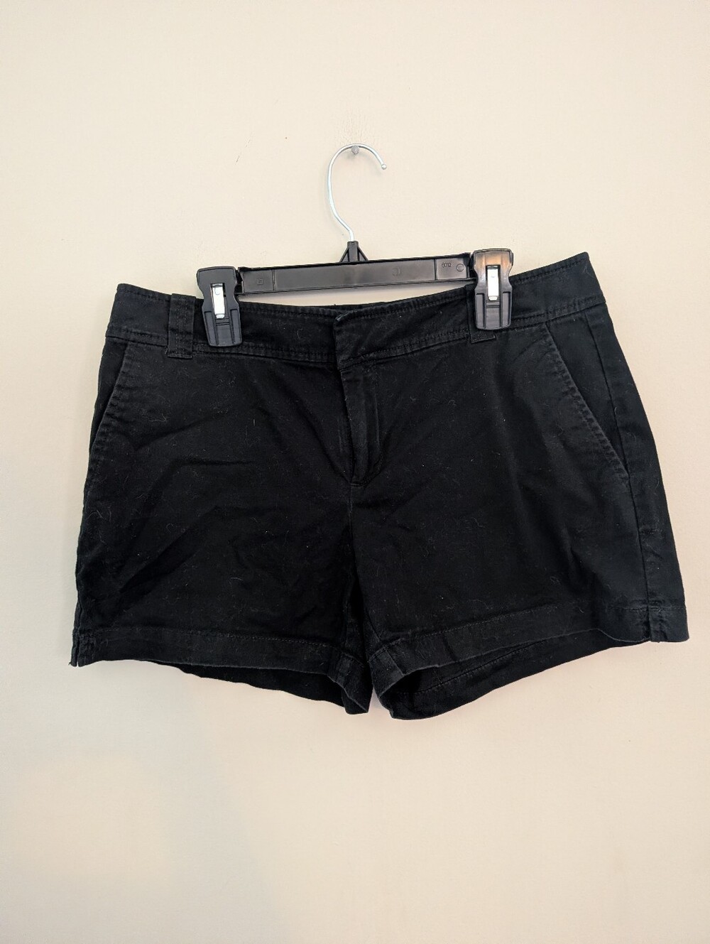 NY&Co Vintage Black Mini Chino Shorts Size 4